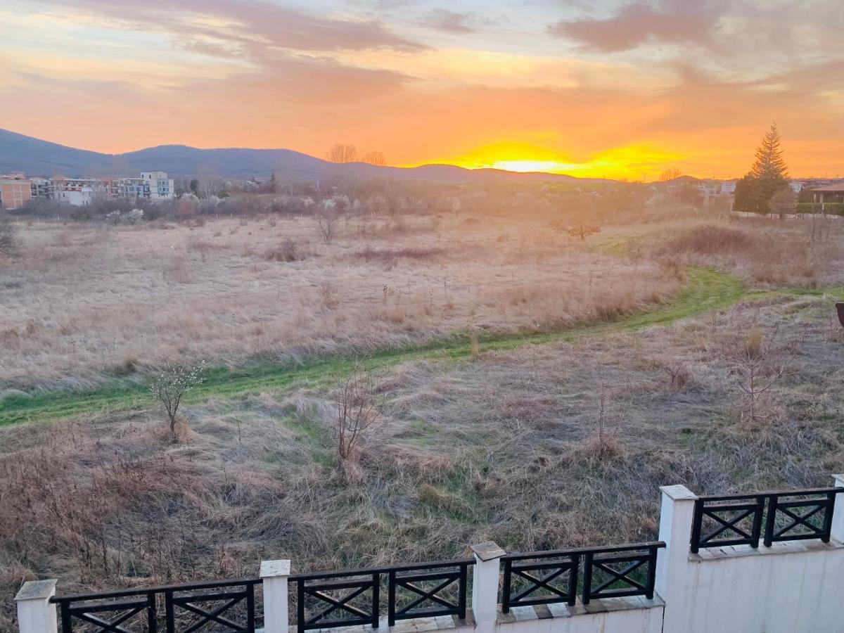 Apartment At St. Nicholas Complex-Igora Chernomorets Ngoại thất bức ảnh