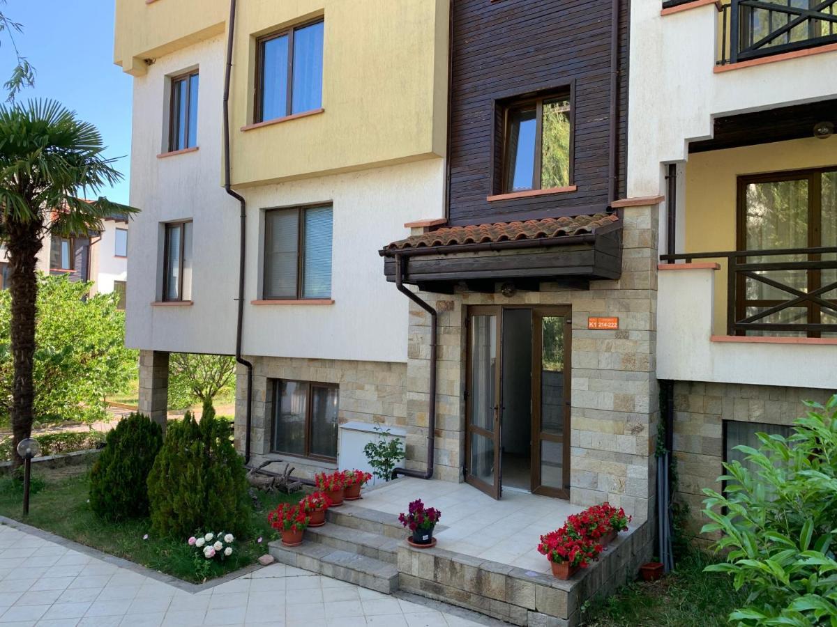 Apartment At St. Nicholas Complex-Igora Chernomorets Ngoại thất bức ảnh